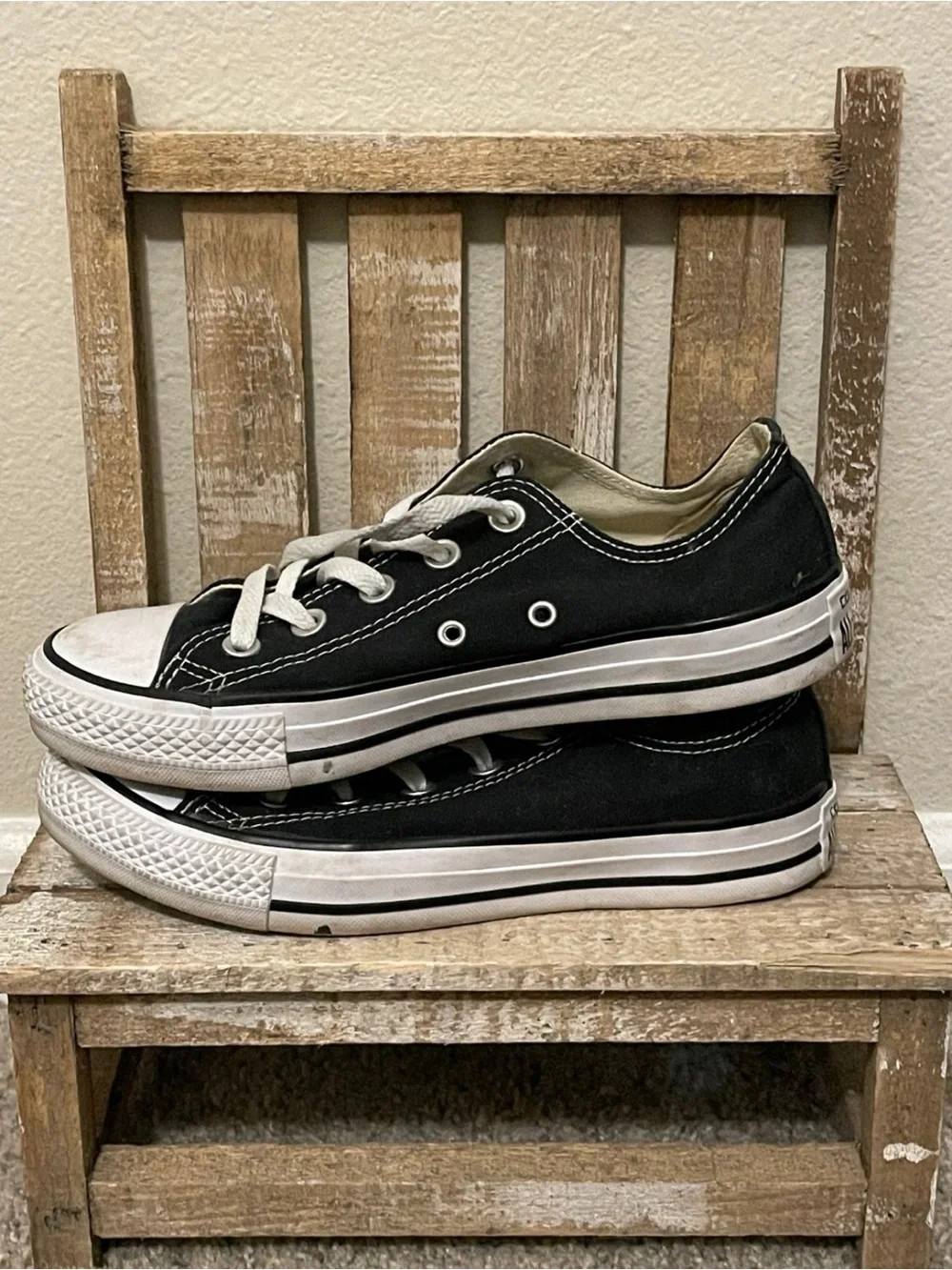Converse All Star Classic Low Top Sneakers Women’s Size 6 - Picture 5 of 12